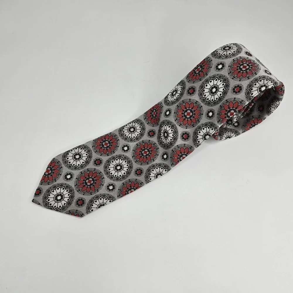 VTG Shillito's Men's Tie Retro Geometric Medallion Silver Red Mod 3